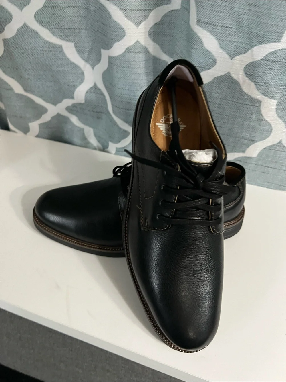 Dockers Black Leather Lace-Up Derbys with Brown Trim